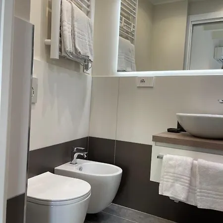 18 Dante Luxury Couette-café 4*