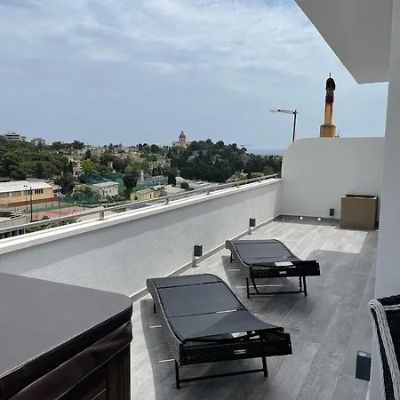 18 Dante Luxury Bed & Breakfast