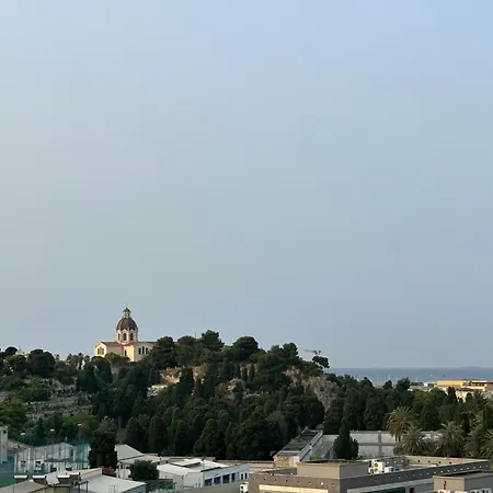 Bed & Breakfast 18 Dante Luxury Cagliari