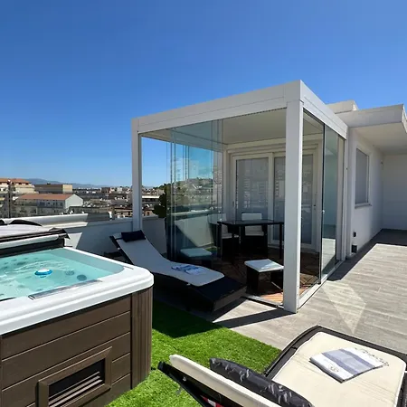 18 Dante Luxury Bed & Breakfast 4*