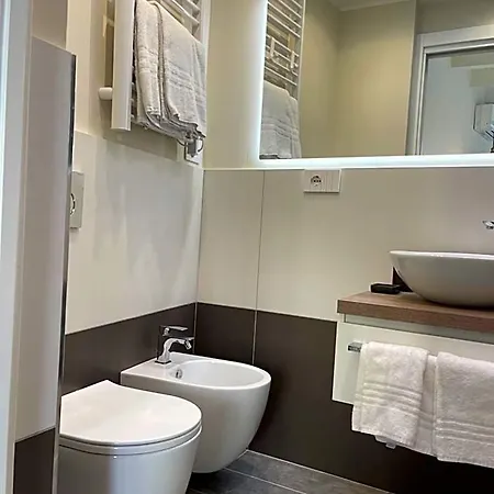 18 Dante Luxury カリアリ